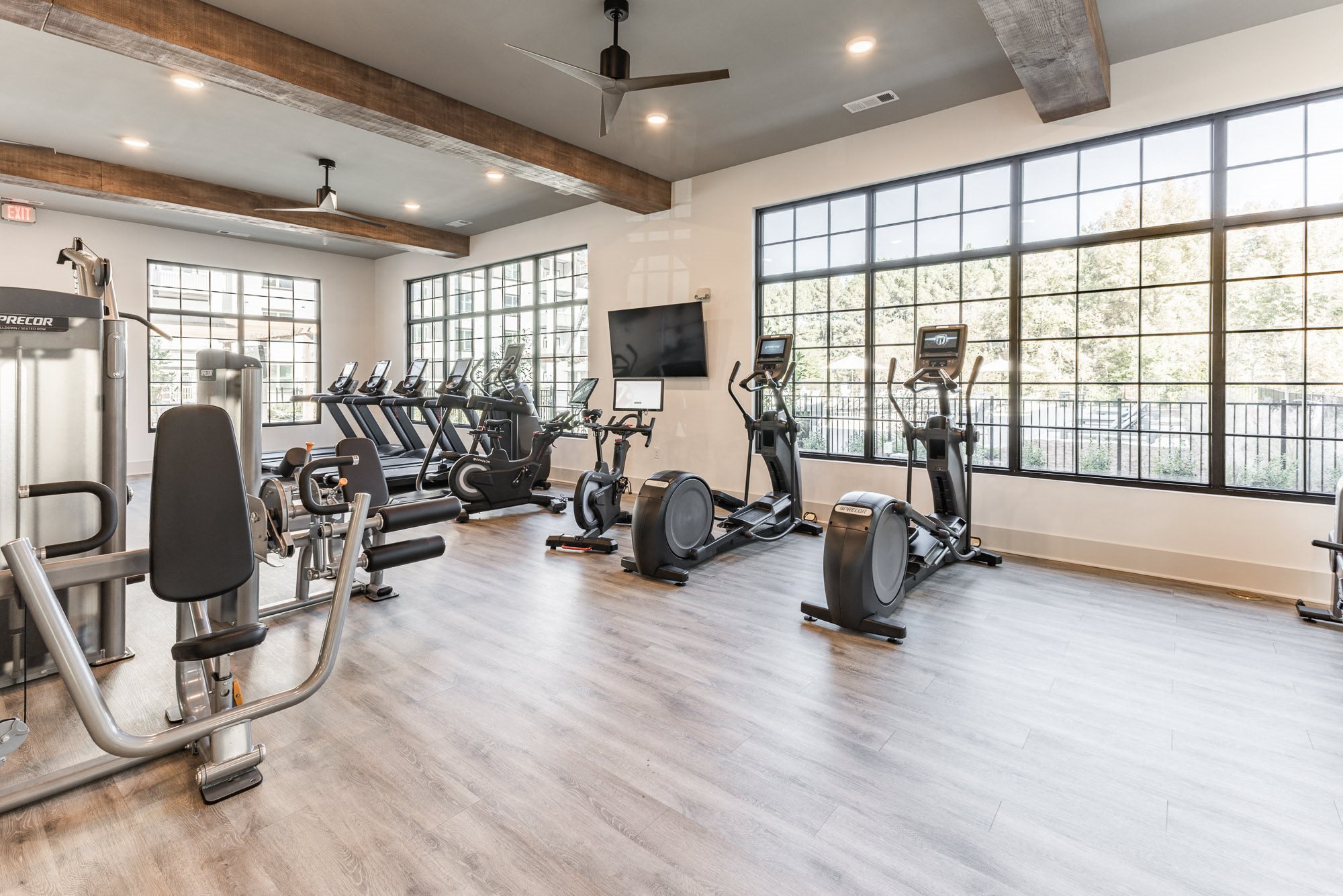 24/7 Fitness Studio